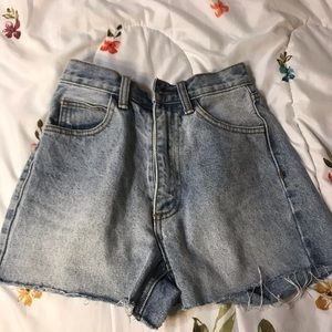 brandy melville jean shorts (charlotte shorts)